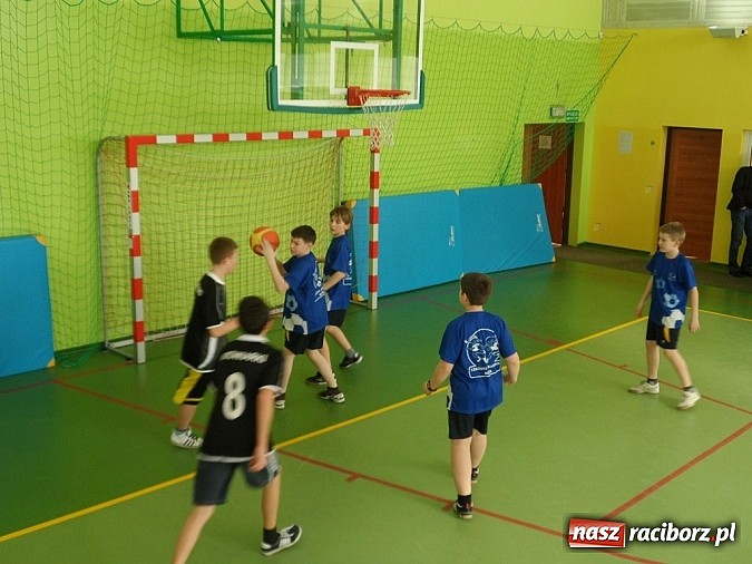 Zdjęcie w galerii na portalu naszraciborz.pl: Gminne rozgrywki basketa w Pawłowie wiadomości z regionu