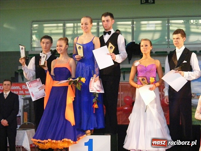 Zdjęcie w galerii na portalu naszraciborz.pl: Świetny występ tancerzy raciborskiej Rewii wiadomości z regionu