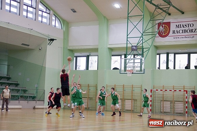 Zdjęcie w galerii na portalu naszraciborz.pl: I LO ma najlepszych koszykarzy w Raciborzu wiadomości z regionu