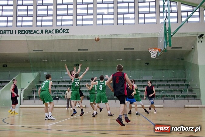 Zdjęcie w galerii na portalu naszraciborz.pl: I LO ma najlepszych koszykarzy w Raciborzu wiadomości z regionu