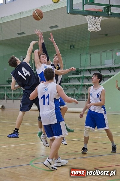 Zdjęcie w galerii na portalu naszraciborz.pl: I LO ma najlepszych koszykarzy w Raciborzu wiadomości z regionu