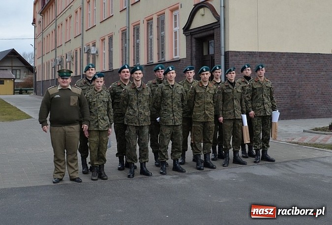 Zdjęcie w galerii na portalu naszraciborz.pl: Strzelcy w Śląskim Oddziale wiadomości z regionu