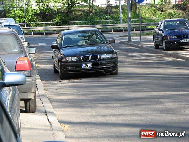 Zdjęcie w galerii na portalu naszraciborz.pl: OGL - sztuka parkowania wiadomości z regionu