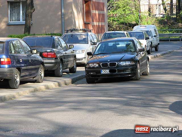 Zdjęcie w galerii na portalu naszraciborz.pl: OGL - sztuka parkowania wiadomości z regionu