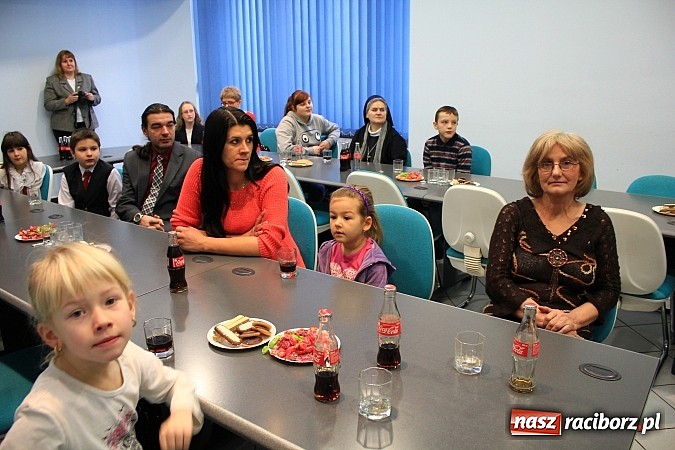 Zdjęcie w galerii na portalu naszraciborz.pl: Zbierali butelki, zostali nagrodzeni! wiadomości z regionu