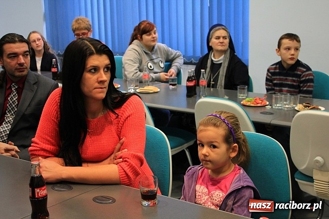 Zdjęcie w galerii na portalu naszraciborz.pl: Zbierali butelki, zostali nagrodzeni! wiadomości z regionu