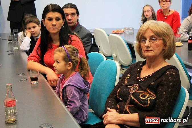 Zdjęcie w galerii na portalu naszraciborz.pl: Zbierali butelki, zostali nagrodzeni! wiadomości z regionu