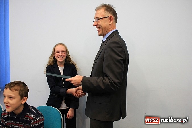 Zdjęcie w galerii na portalu naszraciborz.pl: Zbierali butelki, zostali nagrodzeni! wiadomości z regionu