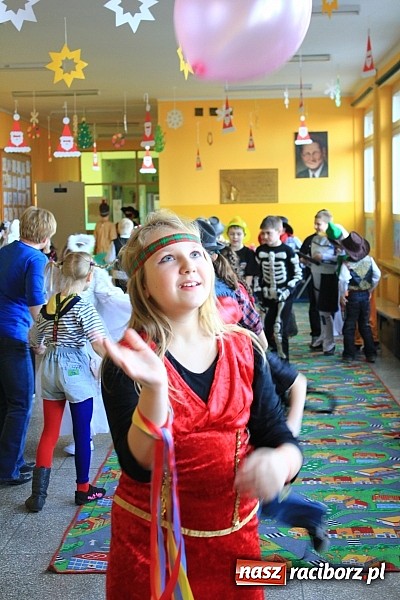 Zdjęcie w galerii na portalu naszraciborz.pl: Szalony bal przebierańców w Krzanowicach wiadomości z regionu