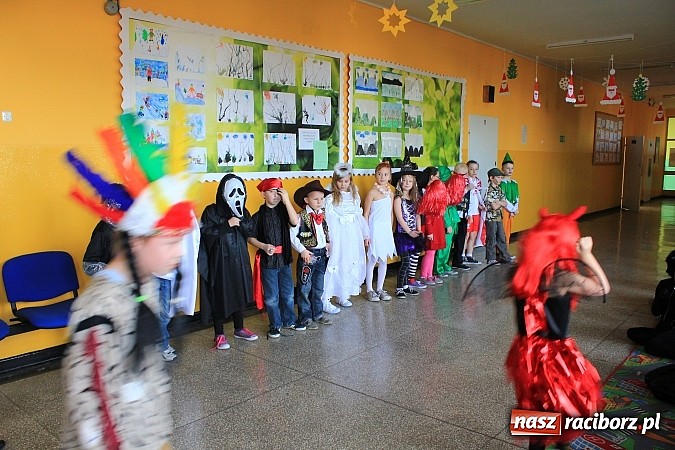 Zdjęcie w galerii na portalu naszraciborz.pl: Szalony bal przebierańców w Krzanowicach wiadomości z regionu