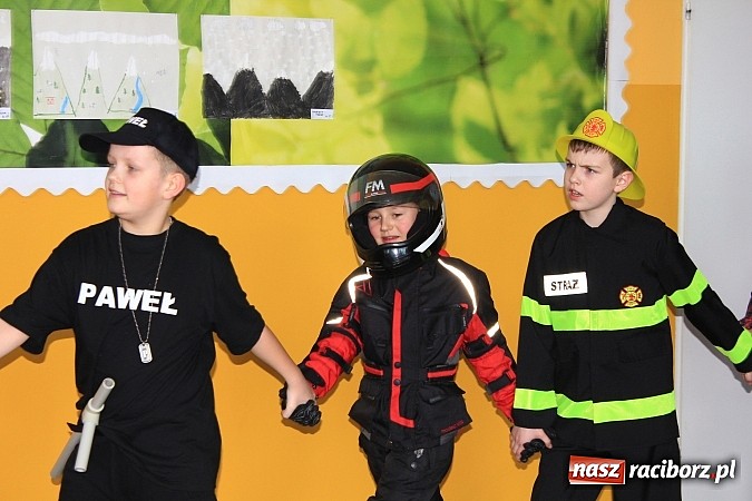 Zdjęcie w galerii na portalu naszraciborz.pl: Szalony bal przebierańców w Krzanowicach wiadomości z regionu