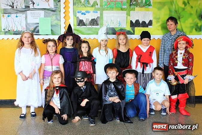Zdjęcie w galerii na portalu naszraciborz.pl: Szalony bal przebierańców w Krzanowicach wiadomości z regionu