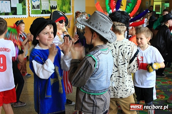 Zdjęcie w galerii na portalu naszraciborz.pl: Szalony bal przebierańców w Krzanowicach wiadomości z regionu