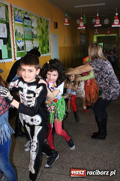 Zdjęcie w galerii na portalu naszraciborz.pl: Szalony bal przebierańców w Krzanowicach wiadomości z regionu