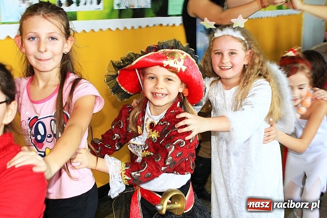 Zdjęcie w galerii na portalu naszraciborz.pl: Szalony bal przebierańców w Krzanowicach wiadomości z regionu