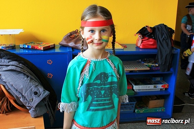 Zdjęcie w galerii na portalu naszraciborz.pl: Szalony bal przebierańców w Krzanowicach wiadomości z regionu