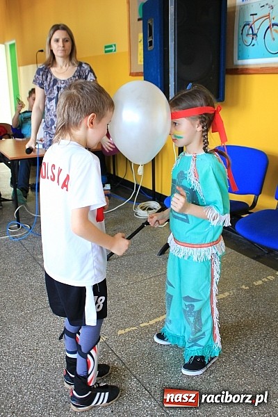 Zdjęcie w galerii na portalu naszraciborz.pl: Szalony bal przebierańców w Krzanowicach wiadomości z regionu