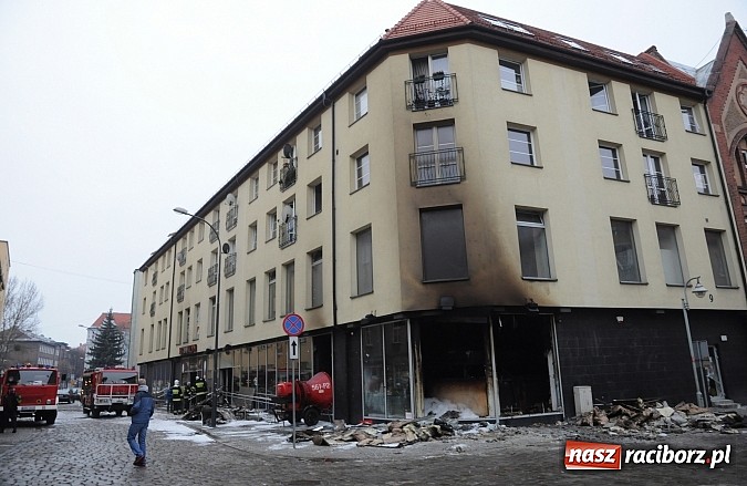 Zdjęcie w galerii na portalu naszraciborz.pl: Krótko przed wykryciem pożaru ktoś wszedł do Brooklynu. Policja powołała specjalną grupę wiadomości z regionu