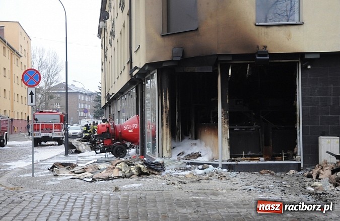 Zdjęcie w galerii na portalu naszraciborz.pl: Krótko przed wykryciem pożaru ktoś wszedł do Brooklynu. Policja powołała specjalną grupę wiadomości z regionu