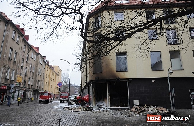 Zdjęcie w galerii na portalu naszraciborz.pl: Krótko przed wykryciem pożaru ktoś wszedł do Brooklynu. Policja powołała specjalną grupę wiadomości z regionu