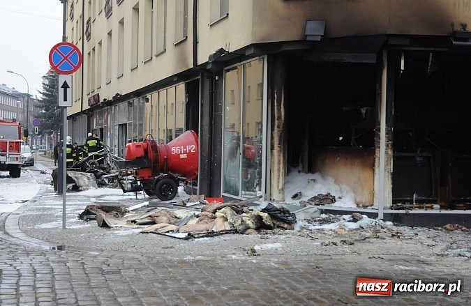 Zdjęcie w galerii na portalu naszraciborz.pl: Krótko przed wykryciem pożaru ktoś wszedł do Brooklynu. Policja powołała specjalną grupę wiadomości z regionu