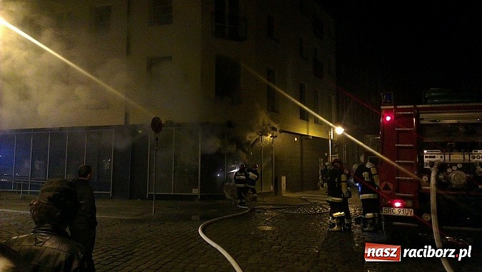 Zdjęcie w galerii na portalu naszraciborz.pl: Krótko przed wykryciem pożaru ktoś wszedł do Brooklynu. Policja powołała specjalną grupę wiadomości z regionu