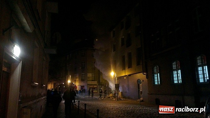 Zdjęcie w galerii na portalu naszraciborz.pl: Krótko przed wykryciem pożaru ktoś wszedł do Brooklynu. Policja powołała specjalną grupę wiadomości z regionu