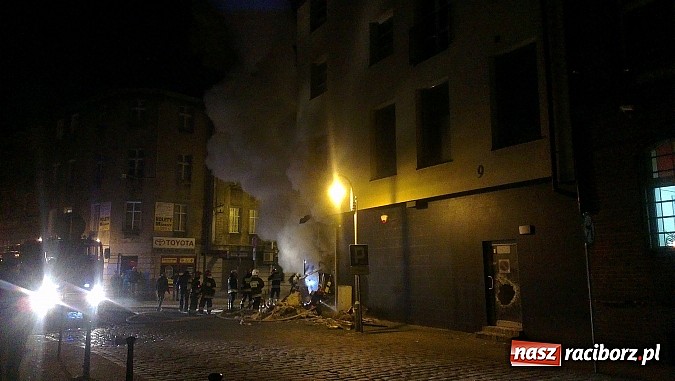 Zdjęcie w galerii na portalu naszraciborz.pl: Krótko przed wykryciem pożaru ktoś wszedł do Brooklynu. Policja powołała specjalną grupę wiadomości z regionu