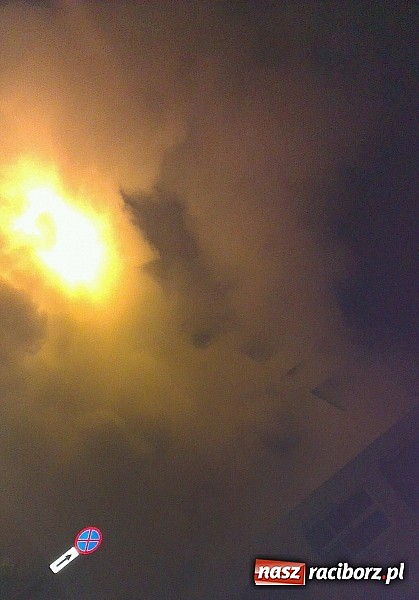 Zdjęcie w galerii na portalu naszraciborz.pl: Krótko przed wykryciem pożaru ktoś wszedł do Brooklynu. Policja powołała specjalną grupę wiadomości z regionu