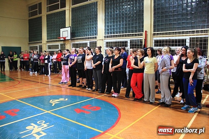 Zdjęcie w galerii na portalu naszraciborz.pl: Raciborzanki na kursie samoobrony, czyli bójcie się teraz panowie wiadomości z regionu