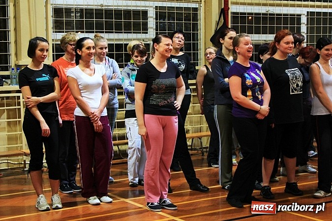 Zdjęcie w galerii na portalu naszraciborz.pl: Raciborzanki na kursie samoobrony, czyli bójcie się teraz panowie wiadomości z regionu