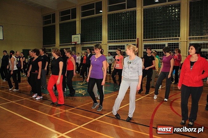 Zdjęcie w galerii na portalu naszraciborz.pl: Raciborzanki na kursie samoobrony, czyli bójcie się teraz panowie wiadomości z regionu