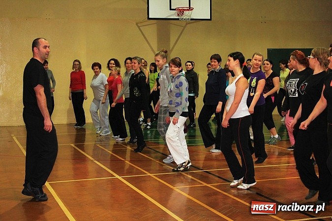 Zdjęcie w galerii na portalu naszraciborz.pl: Raciborzanki na kursie samoobrony, czyli bójcie się teraz panowie wiadomości z regionu
