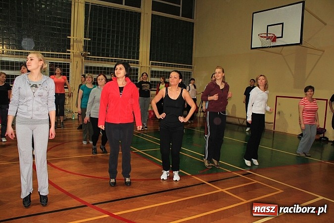 Zdjęcie w galerii na portalu naszraciborz.pl: Raciborzanki na kursie samoobrony, czyli bójcie się teraz panowie wiadomości z regionu