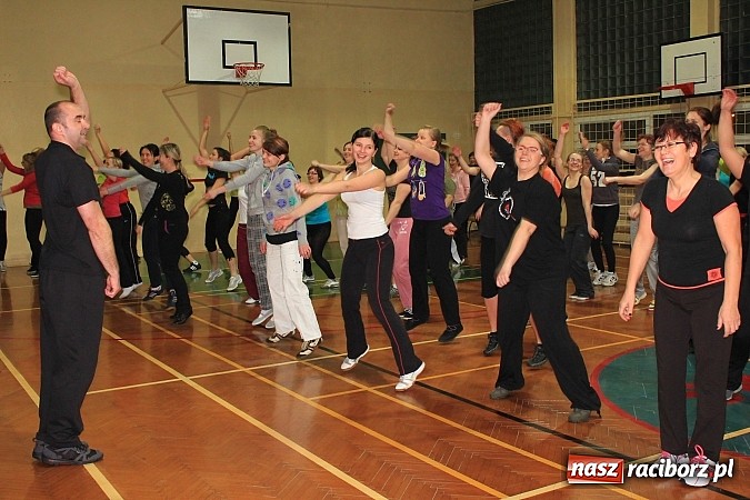 Zdjęcie w galerii na portalu naszraciborz.pl: Raciborzanki na kursie samoobrony, czyli bójcie się teraz panowie wiadomości z regionu