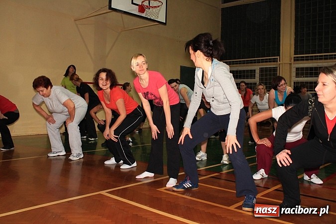 Zdjęcie w galerii na portalu naszraciborz.pl: Raciborzanki na kursie samoobrony, czyli bójcie się teraz panowie wiadomości z regionu