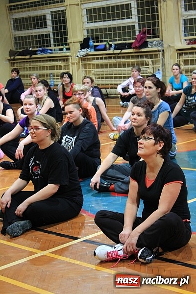 Zdjęcie w galerii na portalu naszraciborz.pl: Raciborzanki na kursie samoobrony, czyli bójcie się teraz panowie wiadomości z regionu