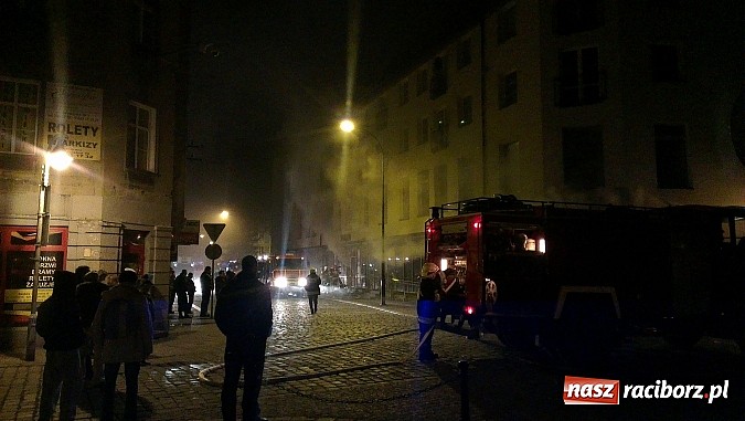 Zdjęcie w galerii na portalu naszraciborz.pl: W nocy doszczętnie spłonął Brooklyn przy Browarnej. Policja bada przyczyny wiadomości z regionu