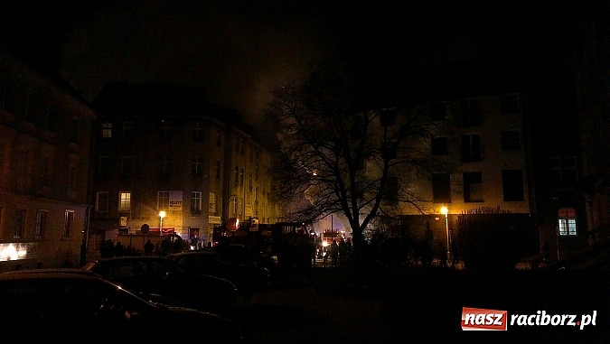 Zdjęcie w galerii na portalu naszraciborz.pl: W nocy doszczętnie spłonął Brooklyn przy Browarnej. Policja bada przyczyny wiadomości z regionu