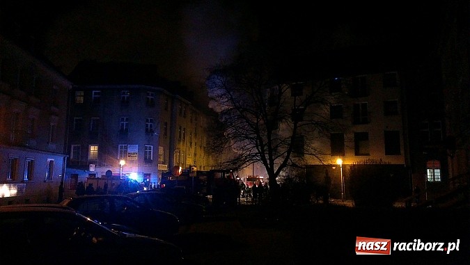 Zdjęcie w galerii na portalu naszraciborz.pl: W nocy doszczętnie spłonął Brooklyn przy Browarnej. Policja bada przyczyny wiadomości z regionu