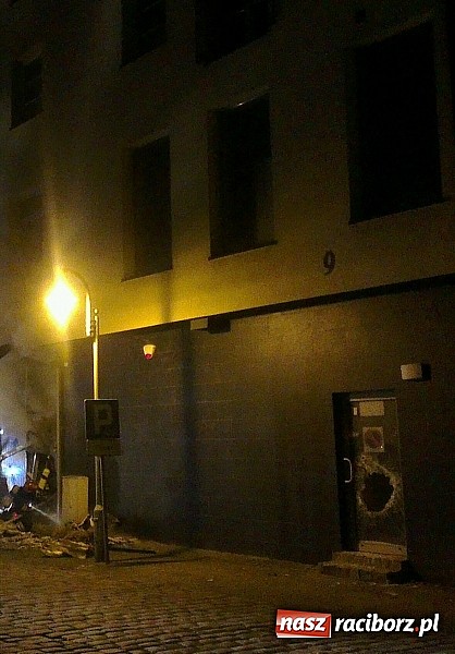 Zdjęcie w galerii na portalu naszraciborz.pl: W nocy doszczętnie spłonął Brooklyn przy Browarnej. Policja bada przyczyny wiadomości z regionu