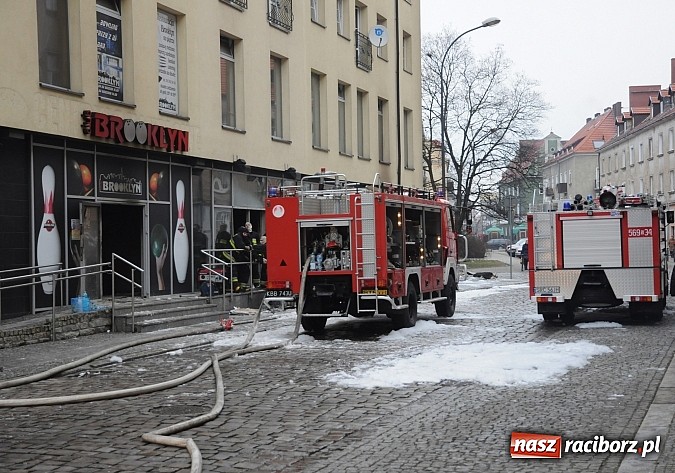 Zdjęcie w galerii na portalu naszraciborz.pl: W nocy doszczętnie spłonął Brooklyn przy Browarnej. Policja bada przyczyny wiadomości z regionu