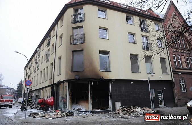 Zdjęcie w galerii na portalu naszraciborz.pl: W nocy doszczętnie spłonął Brooklyn przy Browarnej. Policja bada przyczyny wiadomości z regionu