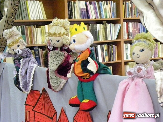 Zdjęcie w galerii na portalu naszraciborz.pl: Podsumowano konkurs na Czytelnika Roku 2012 wiadomości z regionu