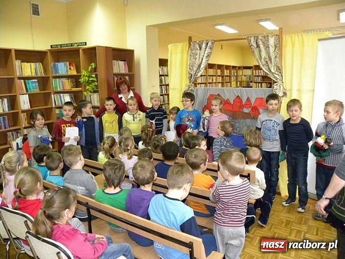 Zdjęcie w galerii na portalu naszraciborz.pl: Podsumowano konkurs na Czytelnika Roku 2012 wiadomości z regionu