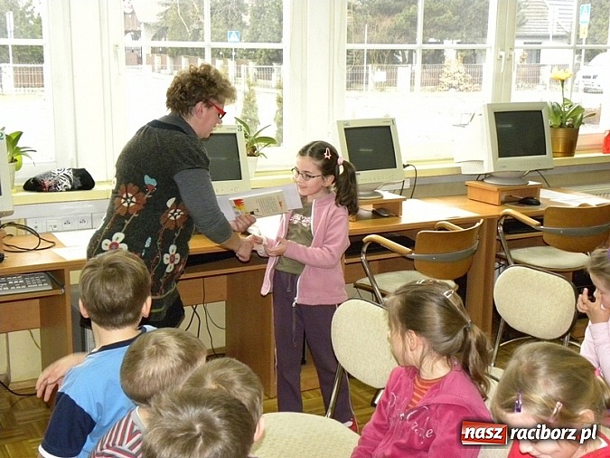 Zdjęcie w galerii na portalu naszraciborz.pl: Podsumowano konkurs na Czytelnika Roku 2012 wiadomości z regionu