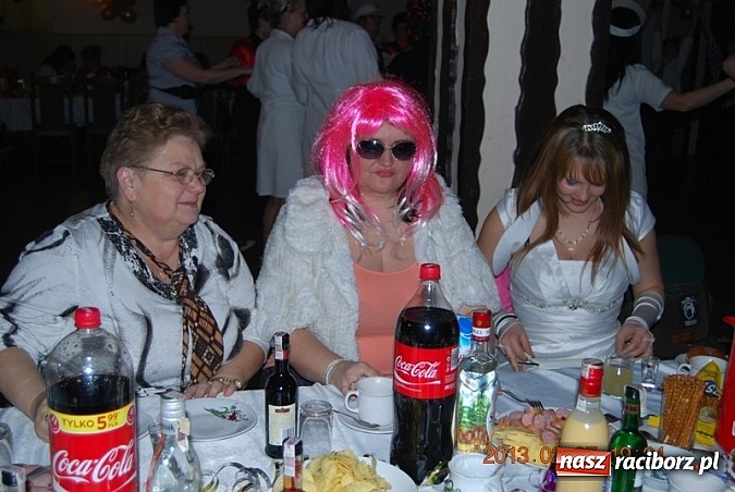 Zdjęcie w galerii na portalu naszraciborz.pl: Krawaty obcięte, czyli babski comber na tłusty czwartek w Jankowicach wiadomości z regionu