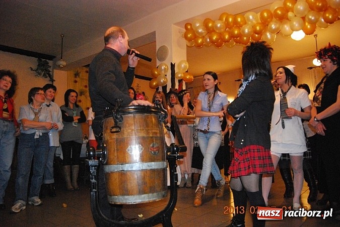 Zdjęcie w galerii na portalu naszraciborz.pl: Krawaty obcięte, czyli babski comber na tłusty czwartek w Jankowicach wiadomości z regionu