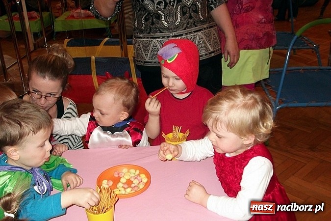 Zdjęcie w galerii na portalu naszraciborz.pl: Wesoło i smacznie, z narodzinami w tle wiadomości z regionu