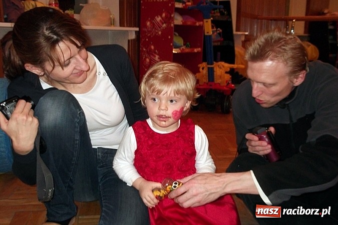 Zdjęcie w galerii na portalu naszraciborz.pl: Wesoło i smacznie, z narodzinami w tle wiadomości z regionu